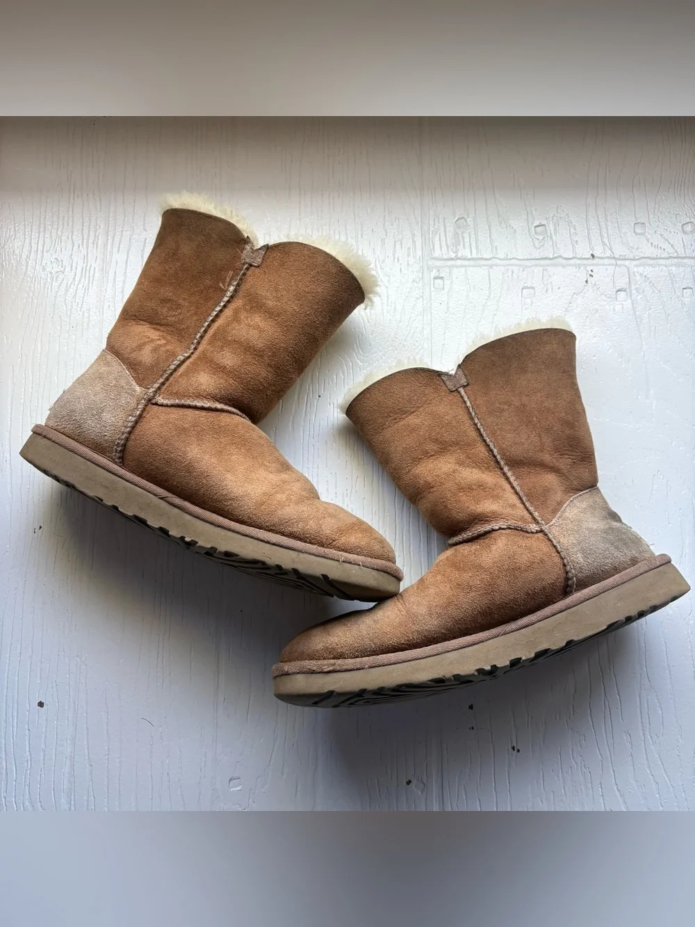 UGG Women’s Chestnut Button Short Shearling Boots, Size 7